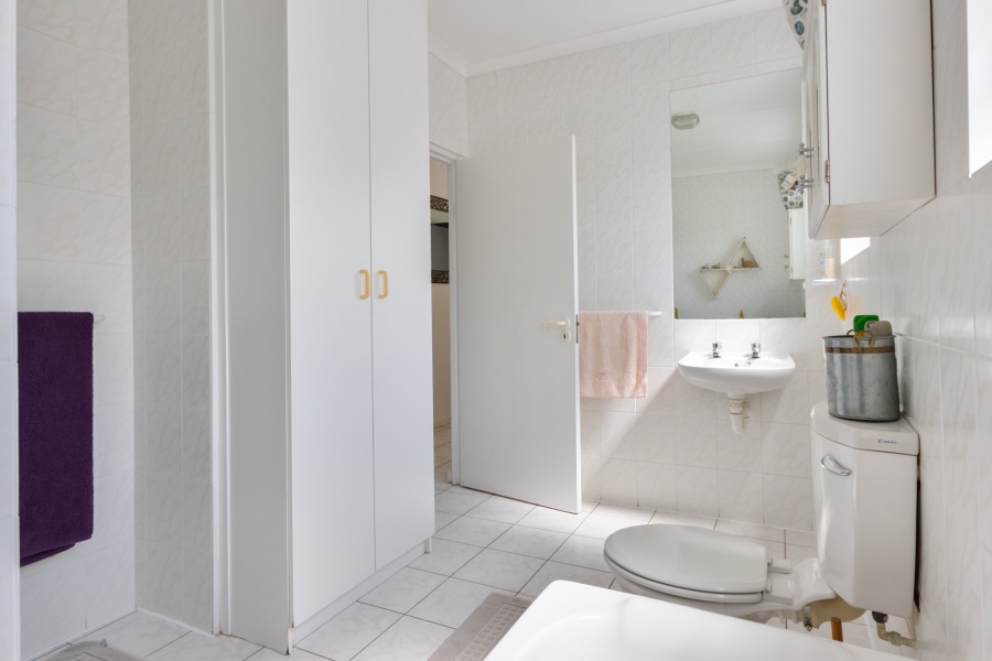 3 Bedroom Property for Sale in Cayman Beach Western Cape